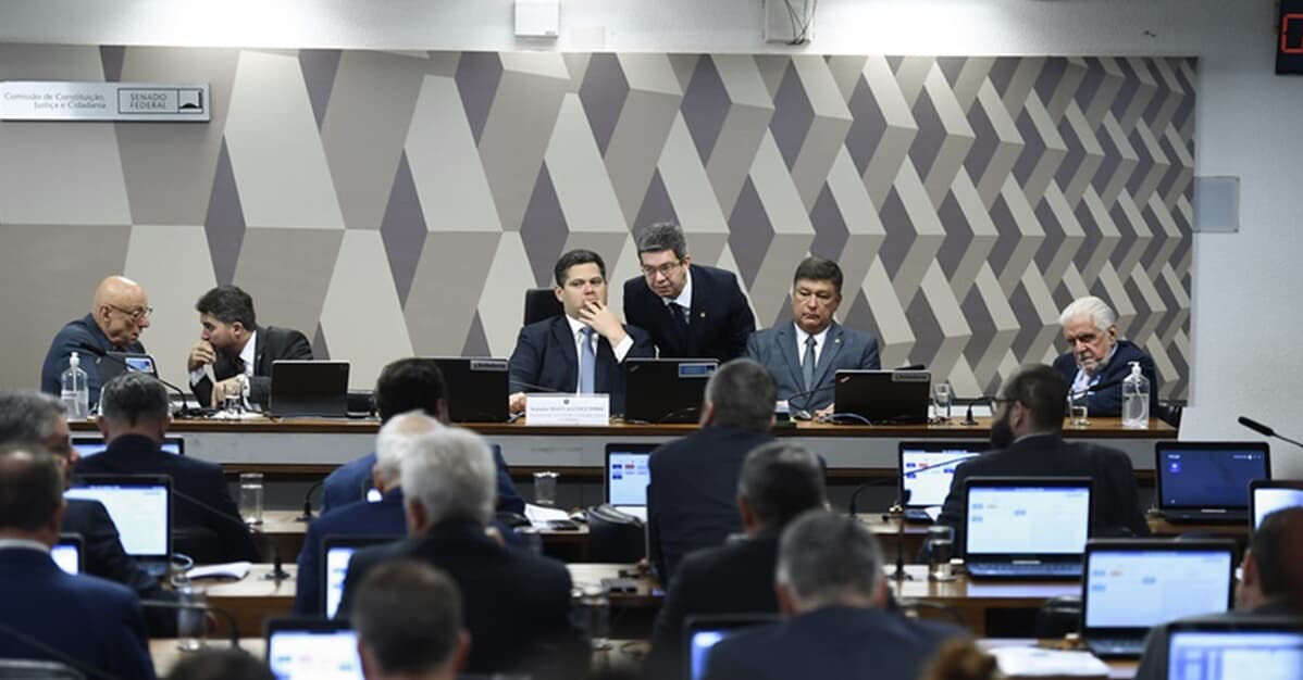 CCJ do Senado aprova natureza alimentar de honorários advocatícios