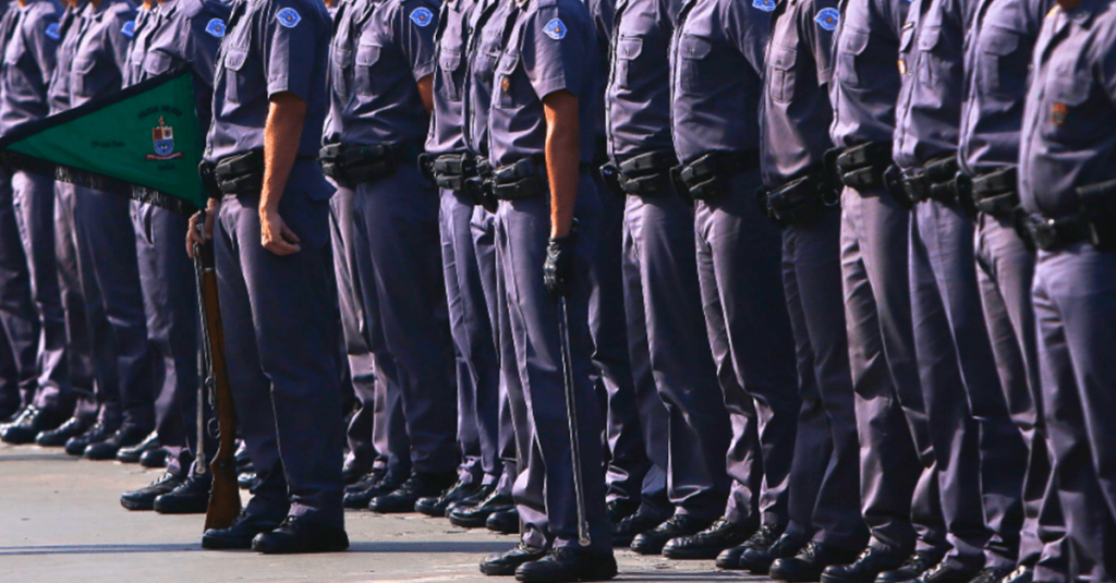 Candidato excluído de concurso por marca de alargador será reintegrado