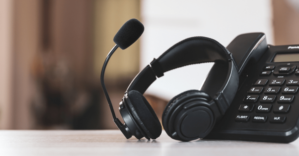 Cliente surda ridicularizada em ligação a call center será indenizada