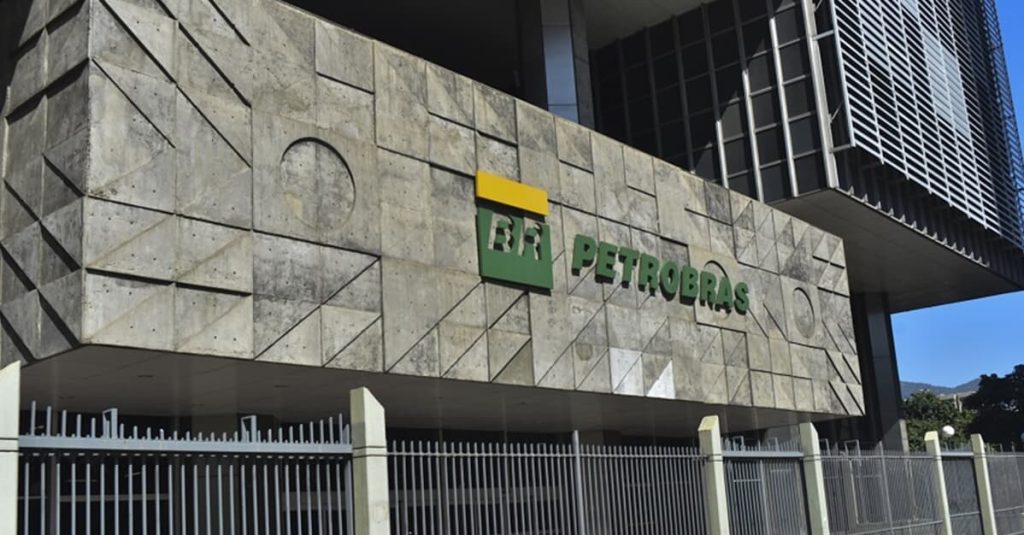 Demissão por justa causa durante auxílio-doença não gera reintegração