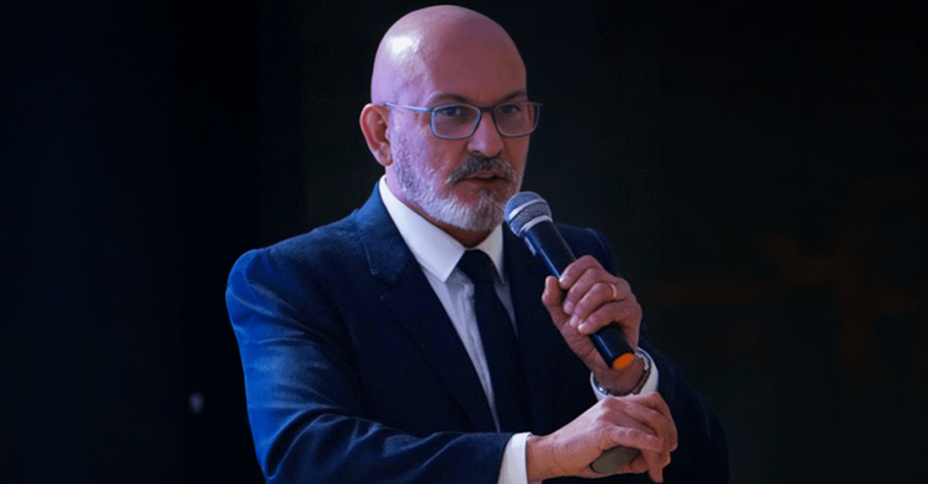 Fabio Rivelli apresenta palestra em Fórum de Direito