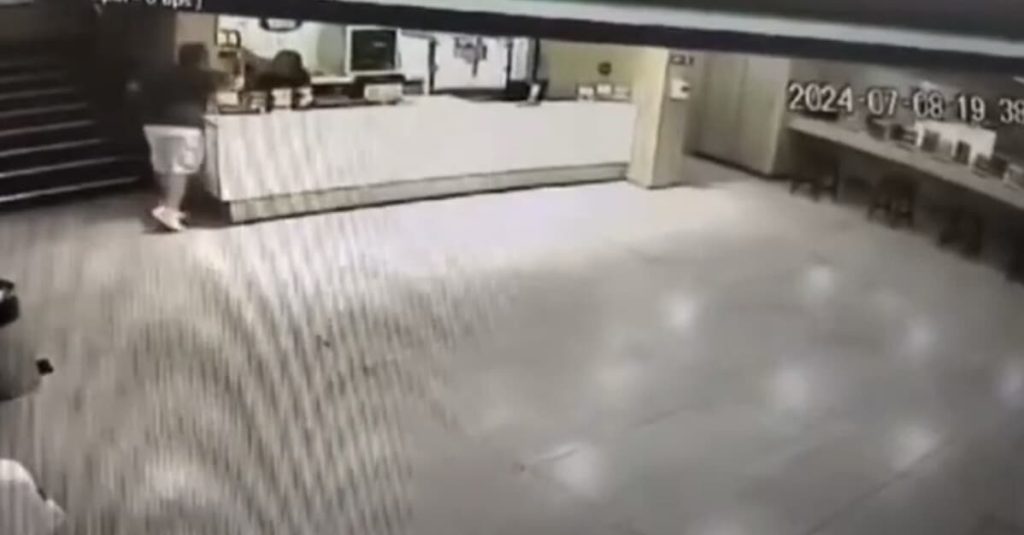 Procurador é acusado de cuspir em funcionária de cinema por pipoca