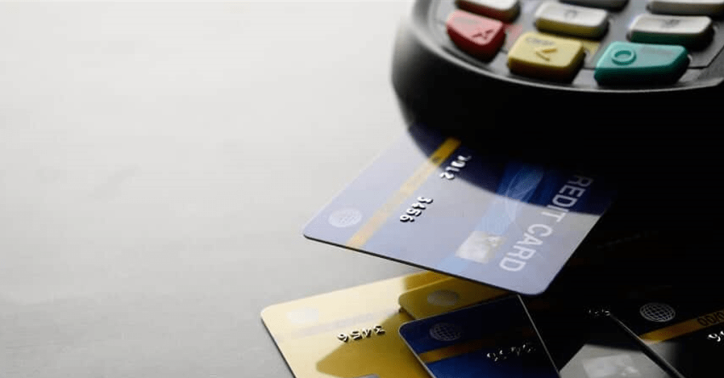 Idosa e advogada responderão por má-fé em ação de cartão consignado