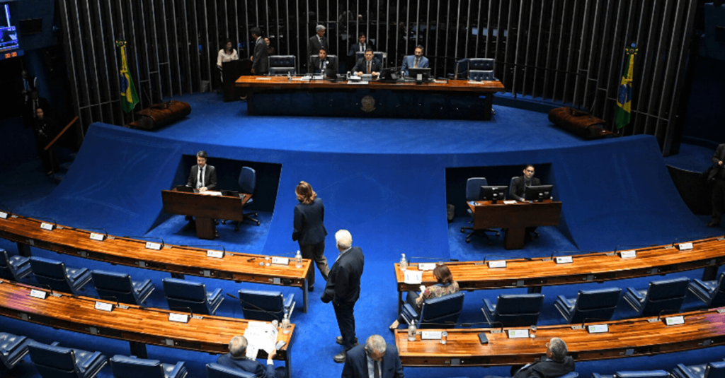 Senado aprova transferência de empregado por remoção de cônjuge