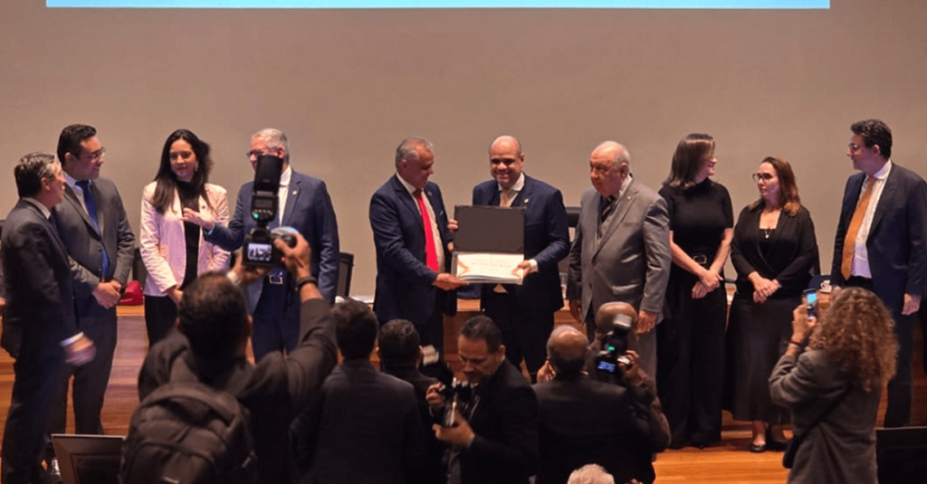 Sóstenes Marchezine recebe título de "Cidadão Honorário de Brasília"
