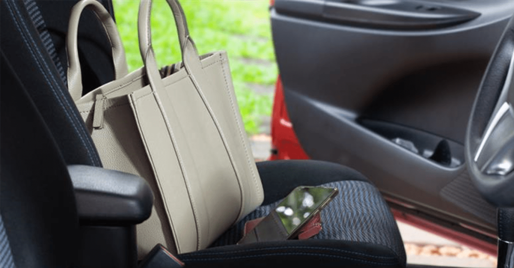 Uber indenizará por bolsa esquecida e não devolvida por motorista